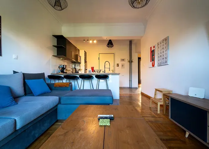 The Acropolis Hideaway 2-Bdr Apt Next To Metro