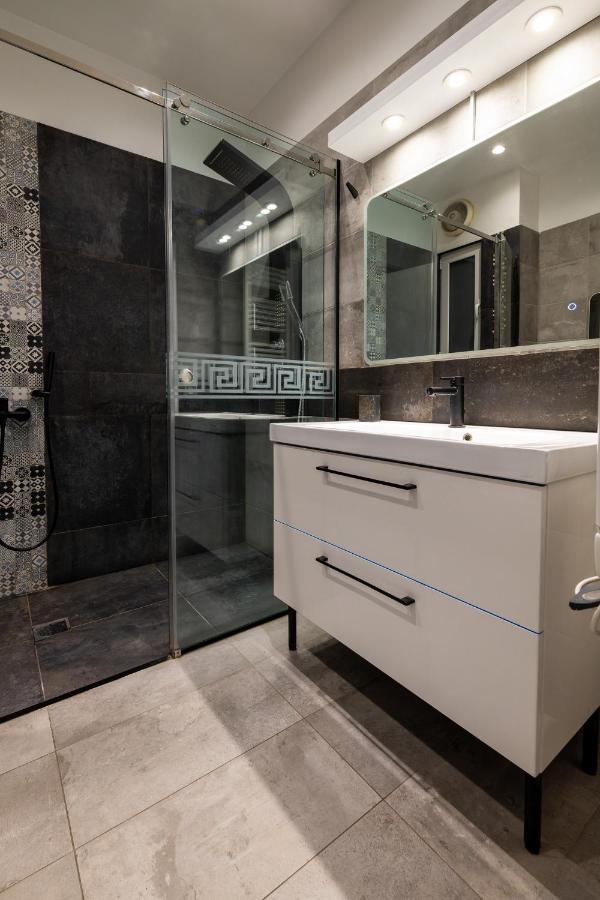 Apartment The Acropolis Hideaway 2-bdr Next To Metro