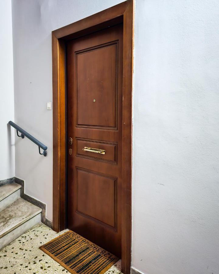 The Acropolis Hideaway 2-bdr Next To Metro Athens